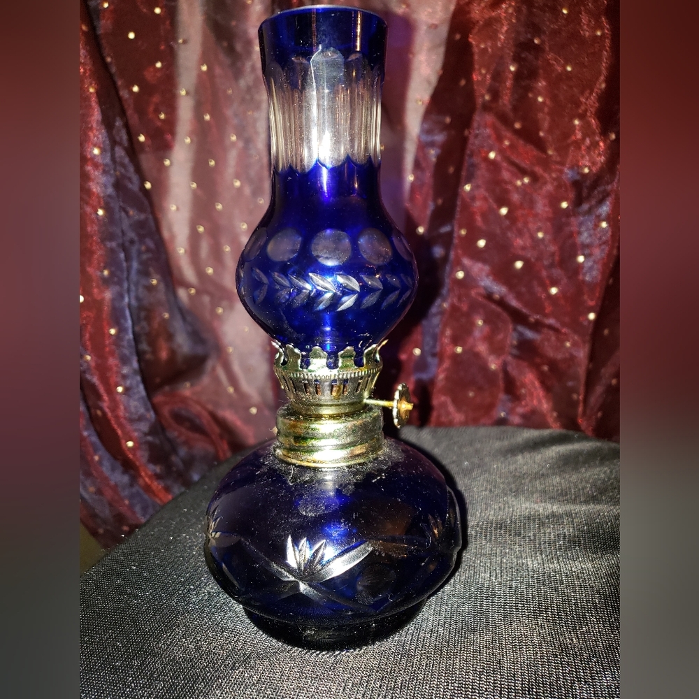 💕💕Host Pick💕💕 04/21/2026.Vintage Cobalt Blue Oil Lamp